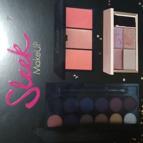 HP!! NWT Sleek Bring On The Night Makeup Set - Picture 3 of 8